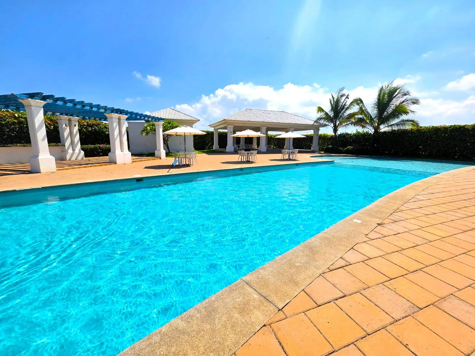Se vende Casa en Bahia Muyuyo Playas km 16.5 Via Data