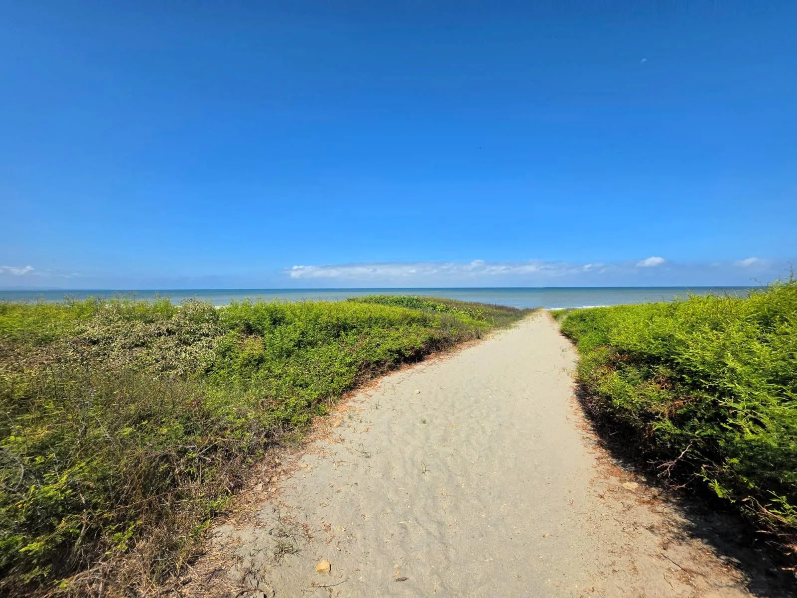 Se vende Casa en Bahia Muyuyo Playas km 16.5 Via Data