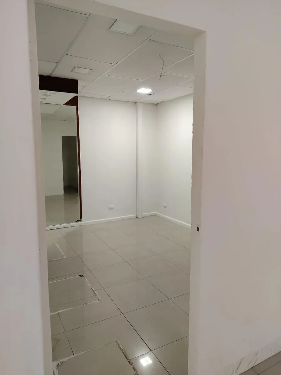 Local comercial planta baja en alquiler, Urdesa Central, MarVL