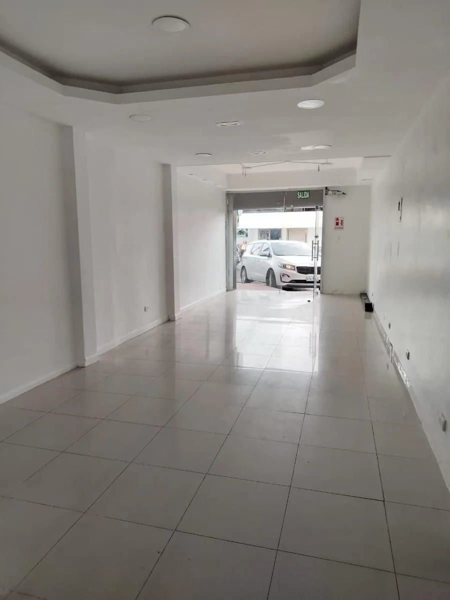 Local comercial planta baja en alquiler, Urdesa Central, MarVL