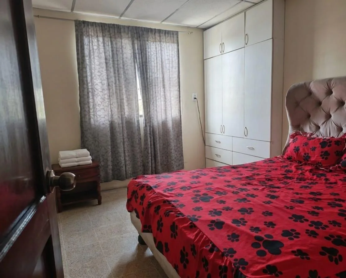 Casa en Venta Samanes. Av. Francisco de Orellana. VyJa