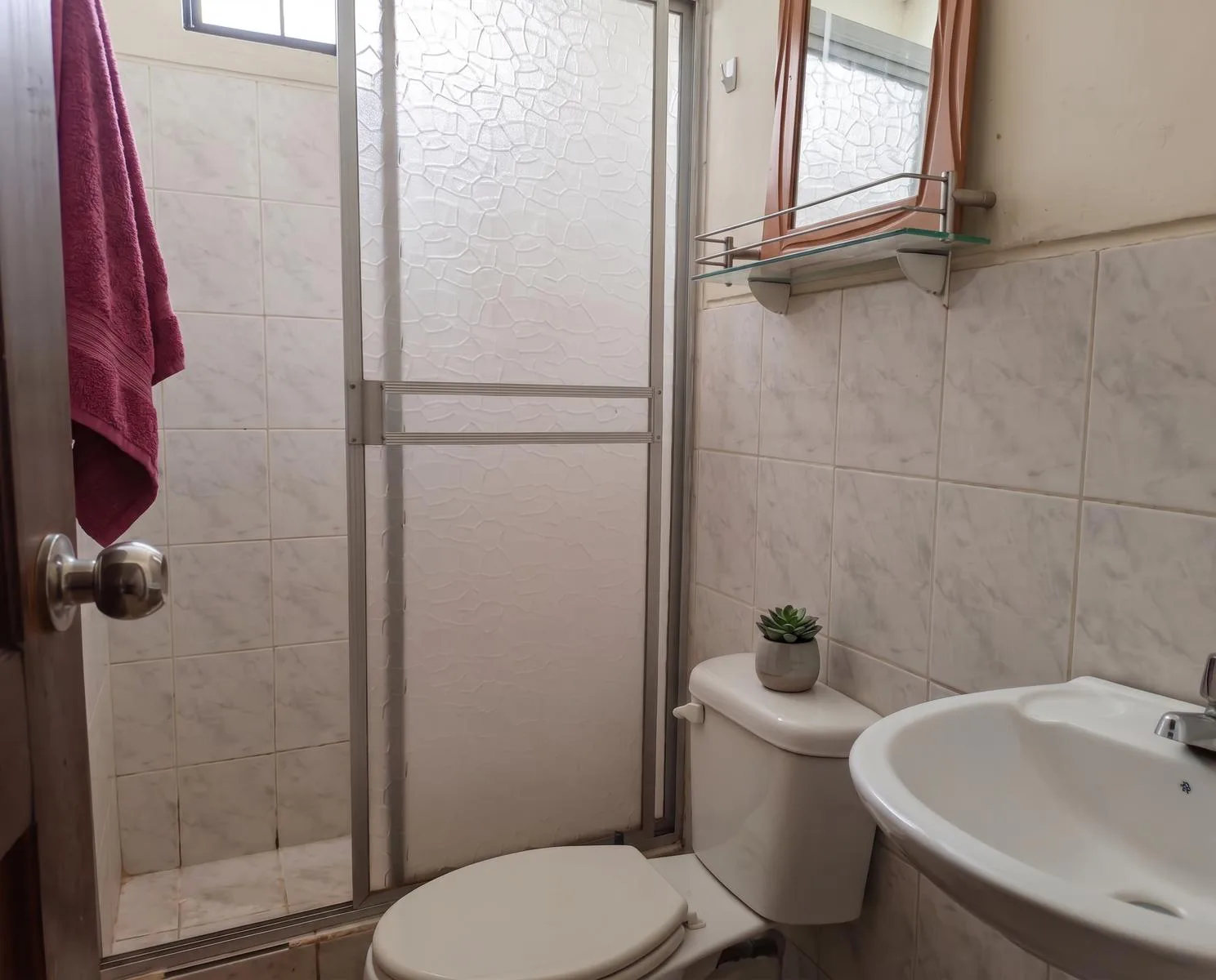 Casa en Venta Samanes. Av. Francisco de Orellana. VyJa