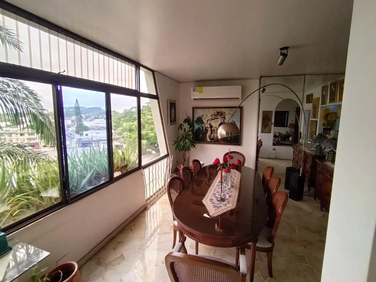 Departamento en Venta en Lomas de Urdesa Planta baja, EstF
