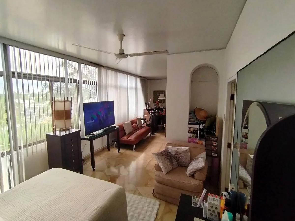 Departamento en Venta en Lomas de Urdesa Planta baja, EstF