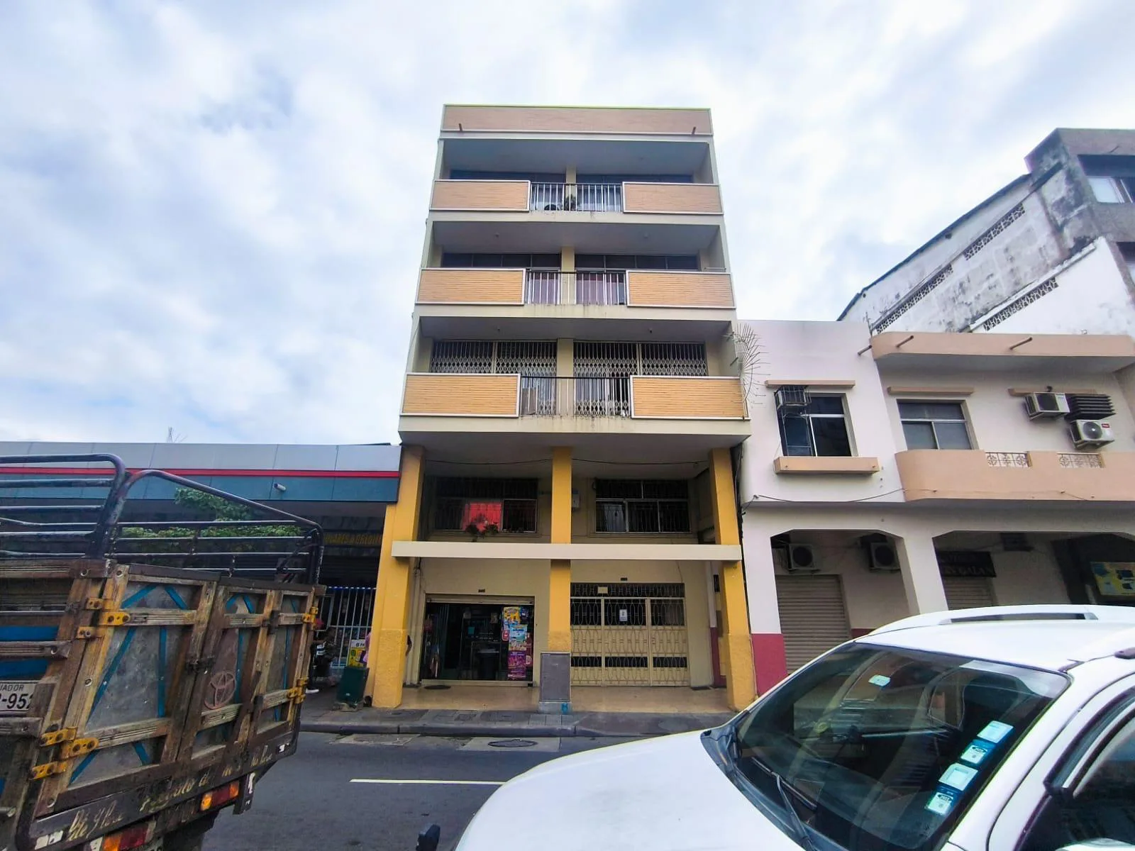 Venta de Edificio Comercial, Centro de Guayaquil, KarR