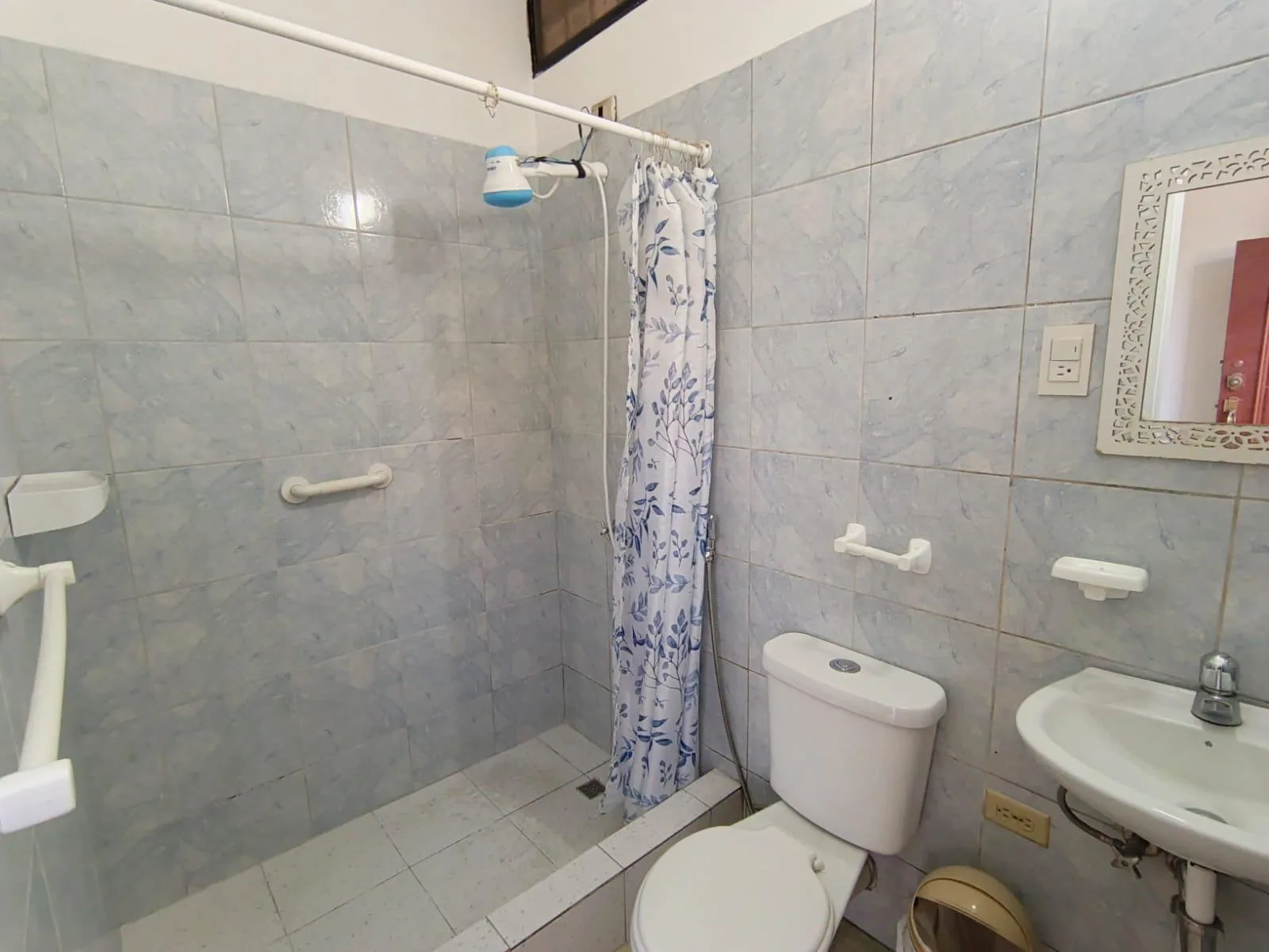 Suite Amoblada en Alquiler, Bellavista Baja, GinS