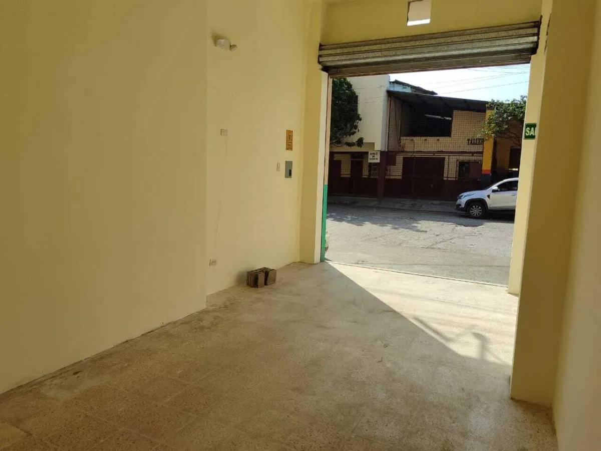 Local Comercial de alquiler en PPG y Eugenio Garzón, Centro Sur, CYP
