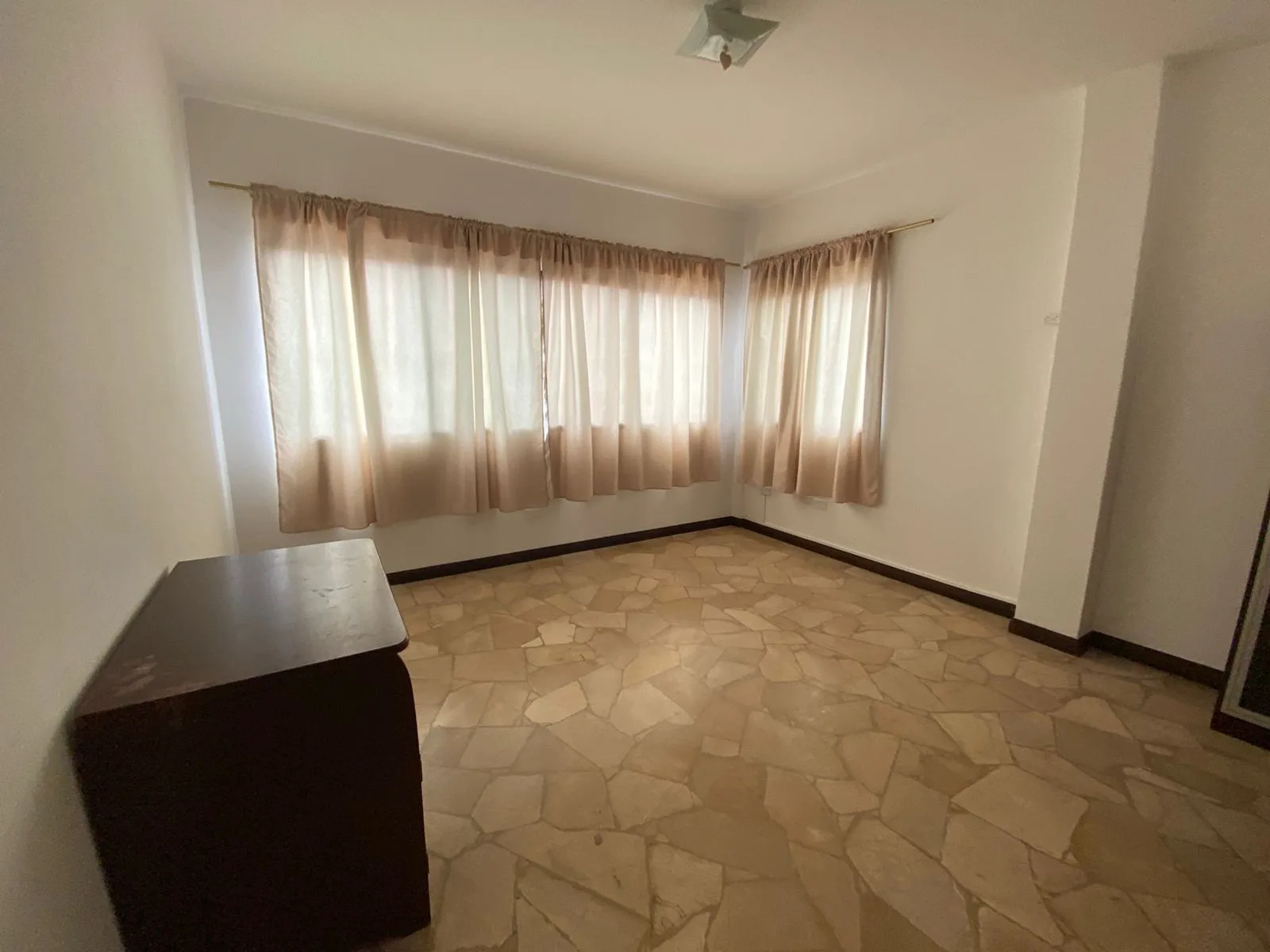Venta de Casa rentera con uso comercial Bellavista VanRo