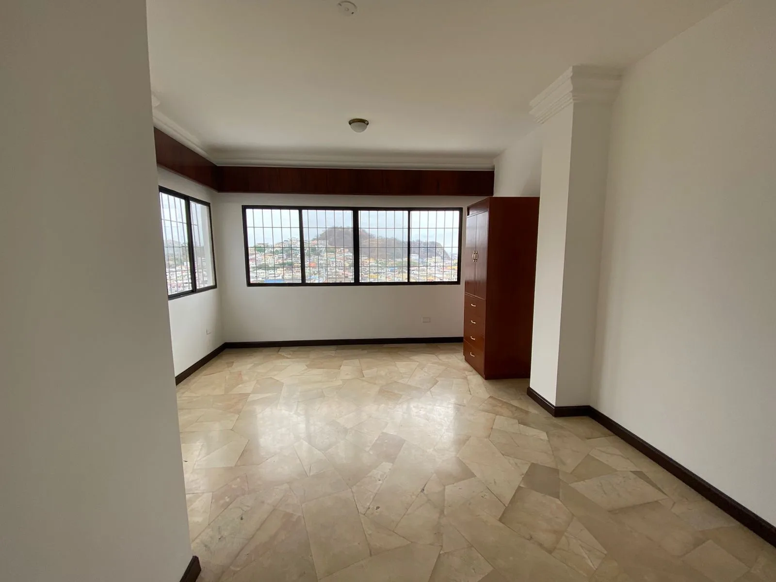 Venta de Casa rentera con uso comercial Bellavista VanRo
