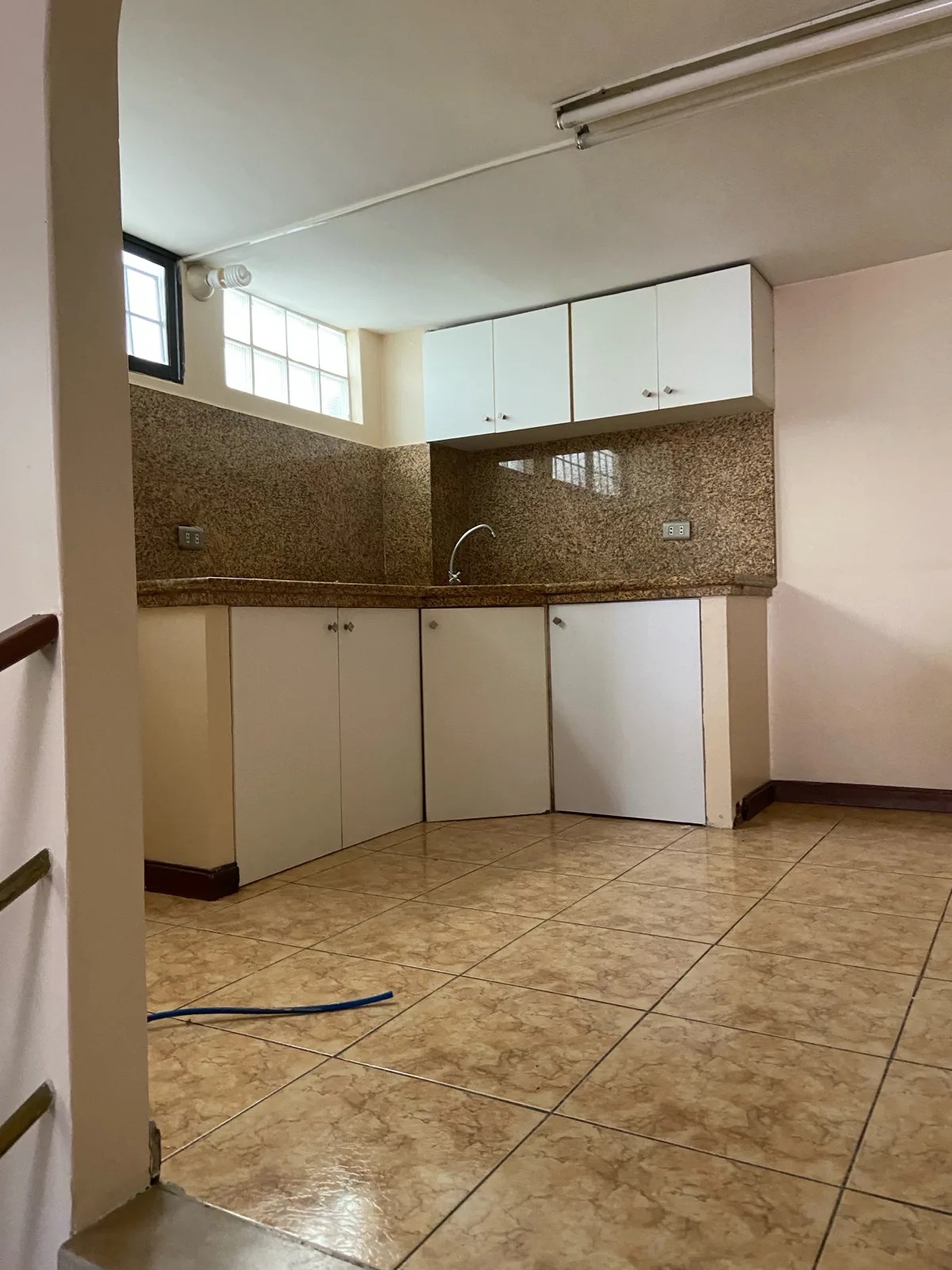 Venta de Casa rentera con uso comercial Bellavista VanRo
