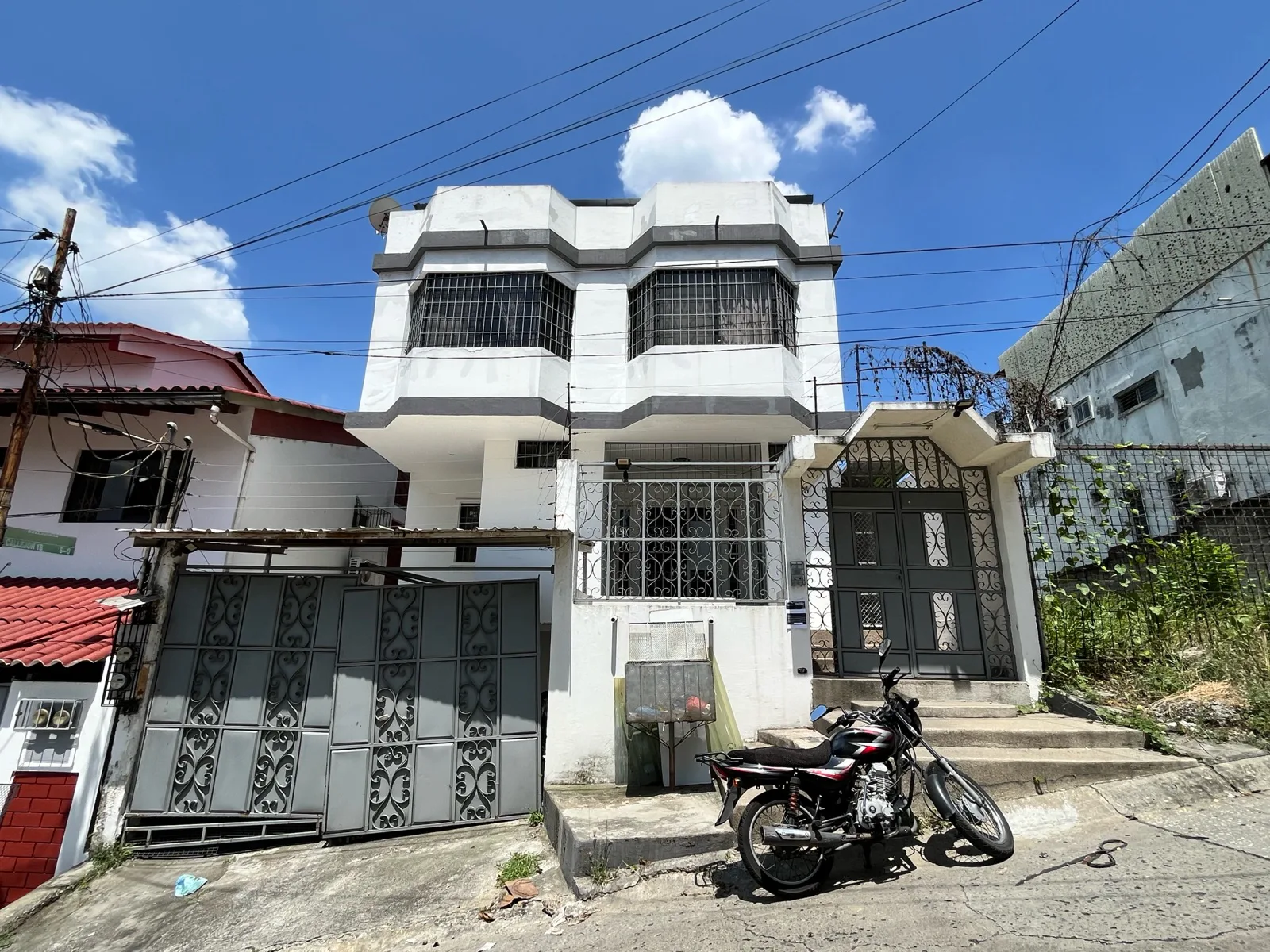 Venta de Casa rentera con uso comercial Bellavista VanRo