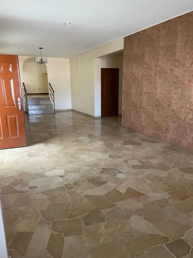 Venta de Casa rentera con uso comercial Bellavista VanRo