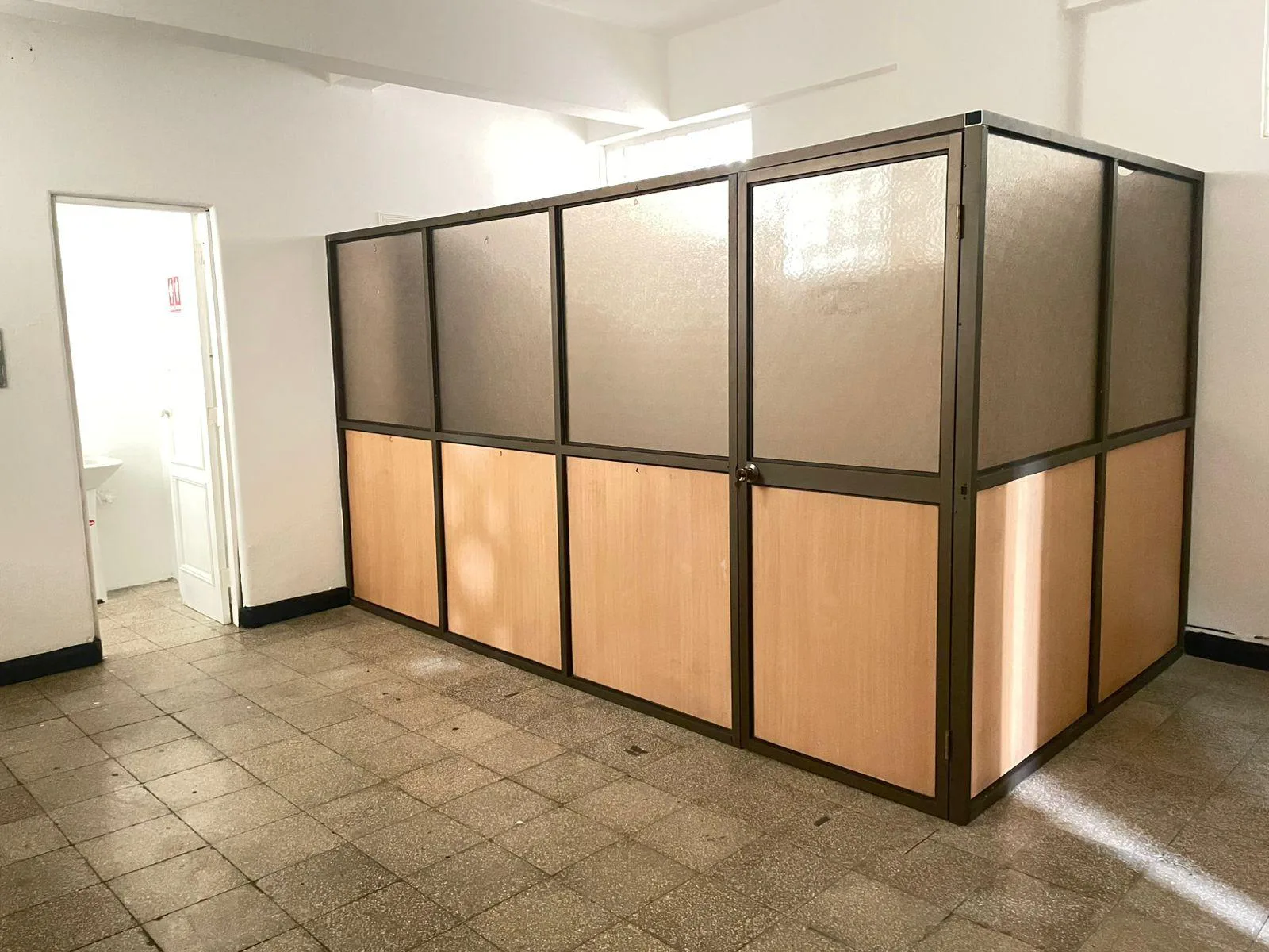 Se alquila oficina a una cuadra del Municipio de Guayaquil, JosS