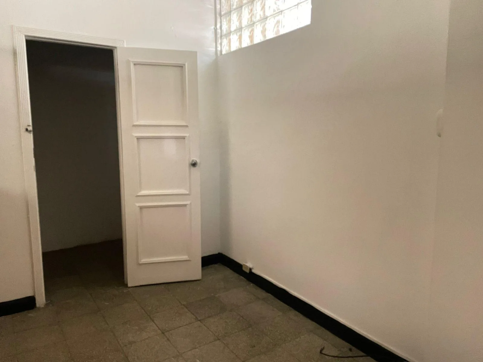 Se alquila oficina a una cuadra del Municipio de Guayaquil, JosS