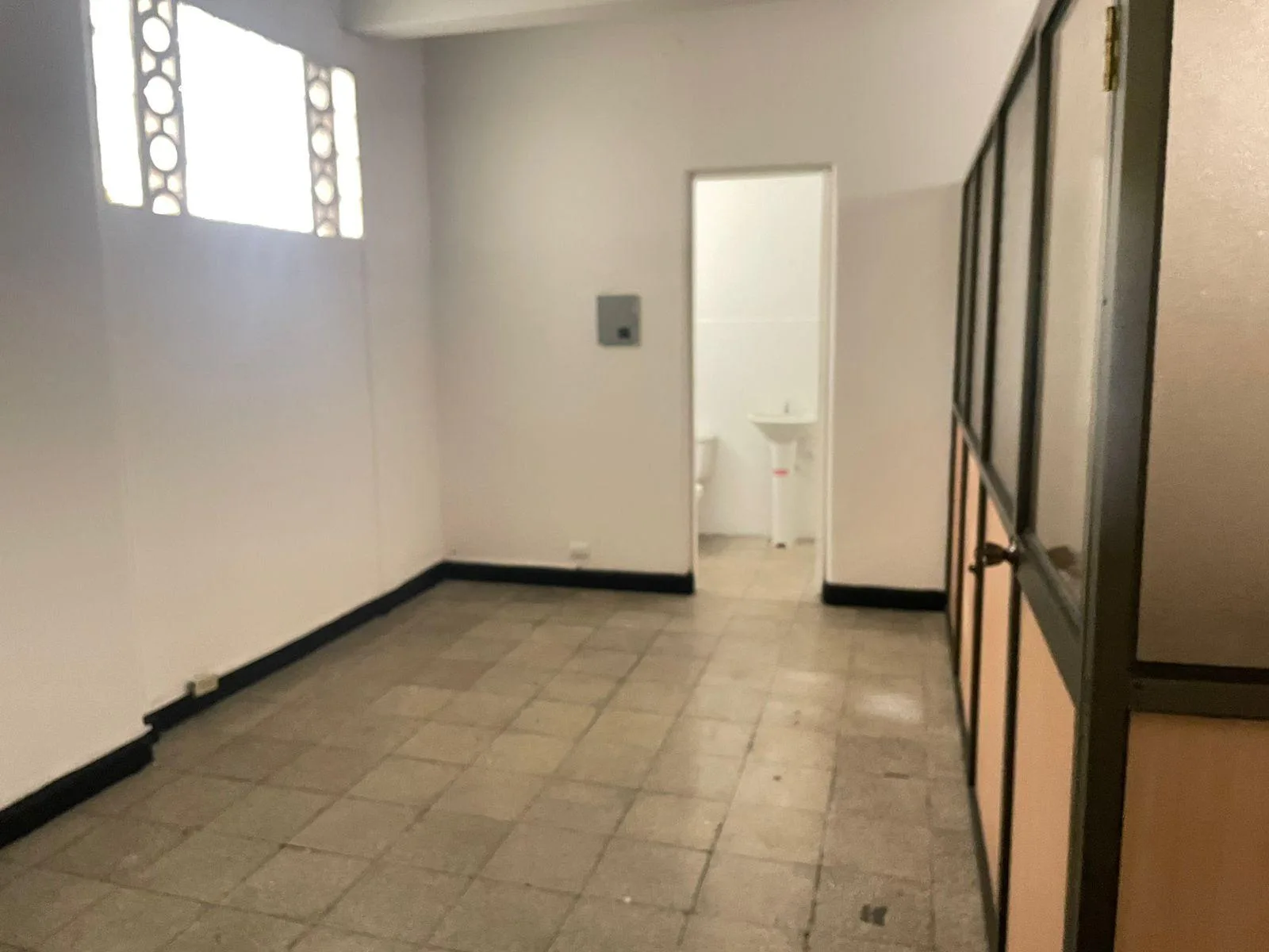 Se alquila oficina a una cuadra del Municipio de Guayaquil, JosS