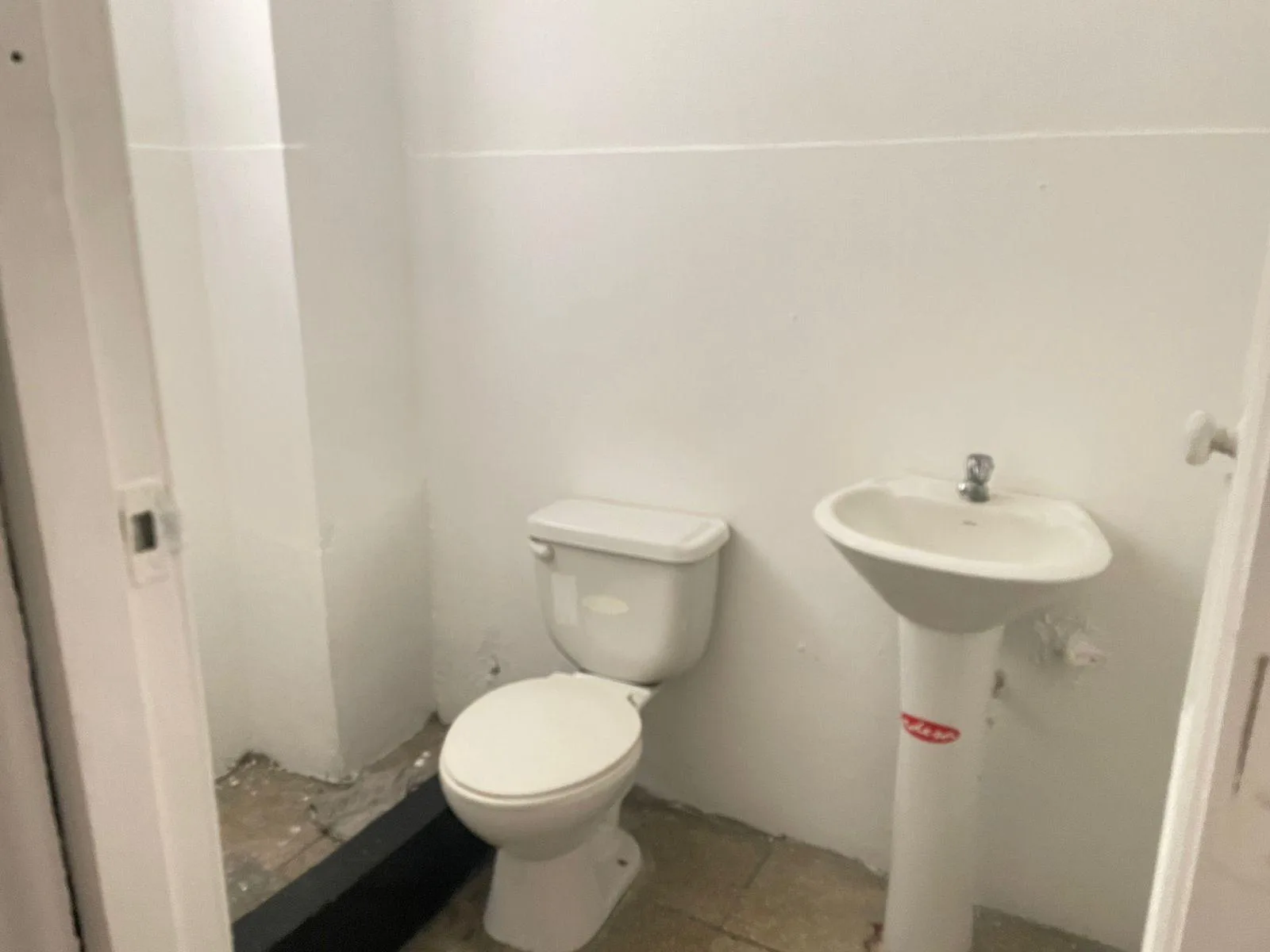 Se alquila oficina a una cuadra del Municipio de Guayaquil, JosS