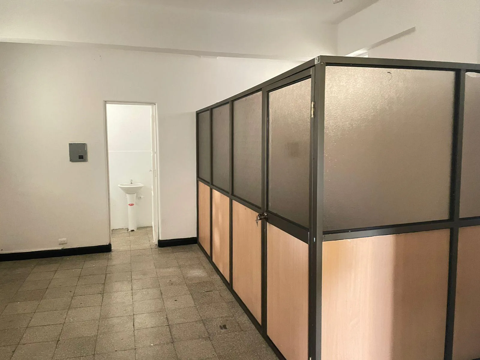 Se alquila oficina a una cuadra del Municipio de Guayaquil, JosS