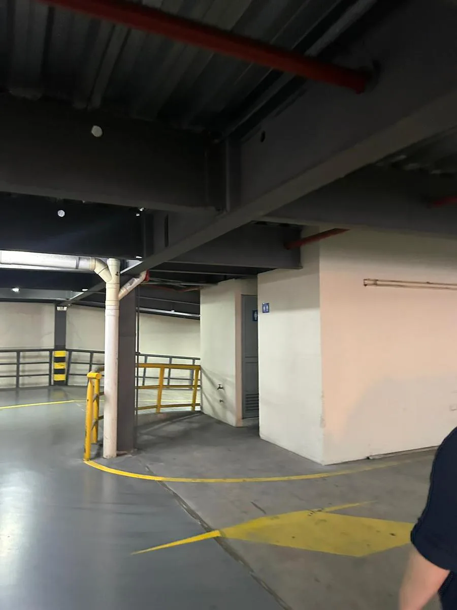 Parqueadero en venta en Puerto Santa Ana JesC