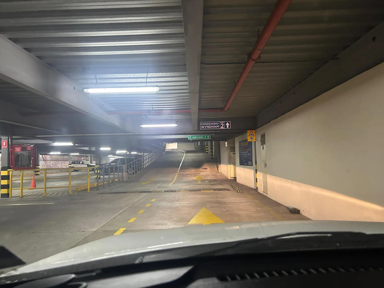 Parqueadero en venta en Puerto Santa Ana JesC