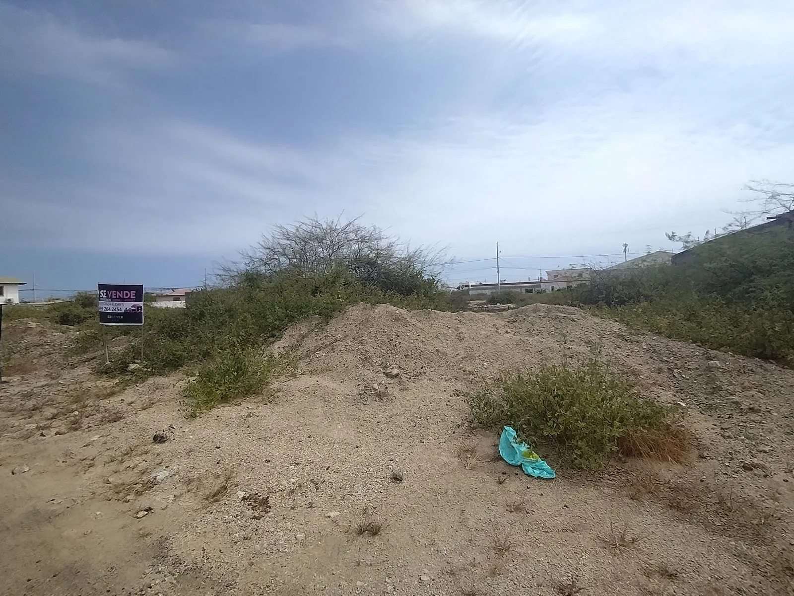 Terreno en venta en costa de oro Salinas EstF