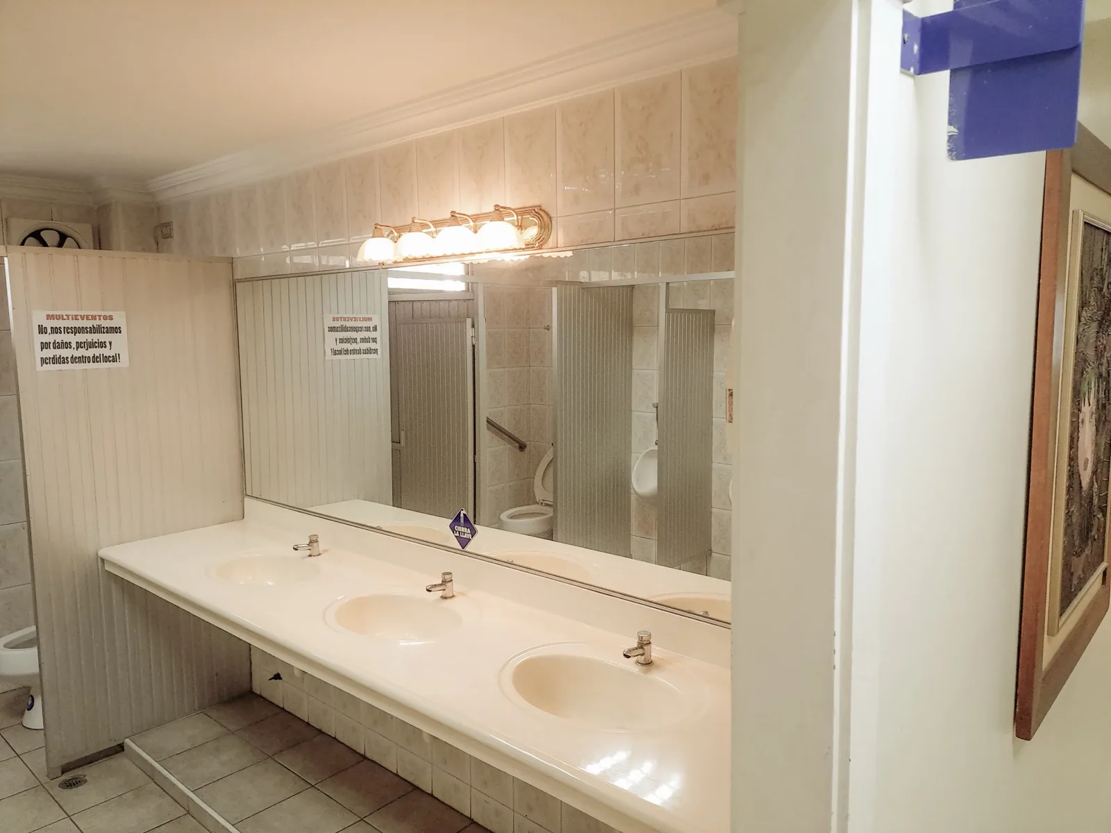 Casa y local comercial en venta en Tungurahua y Colon VanRo