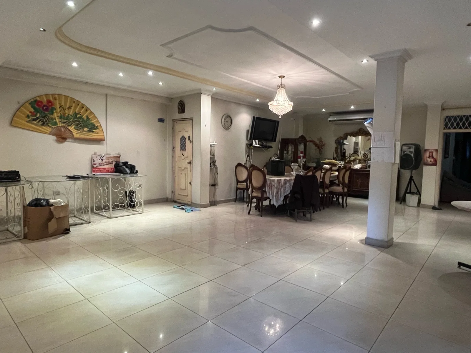 Casa y local comercial en venta en Tungurahua y Colon VanRo