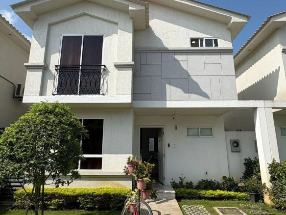 Casa Amoblada en Alquiler, Urbanizacion Casa Laguna, IngG
