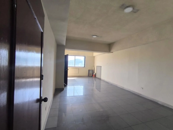 Venta de Oficina, Edificio El Forum, Centro de Guayaquil. KarR