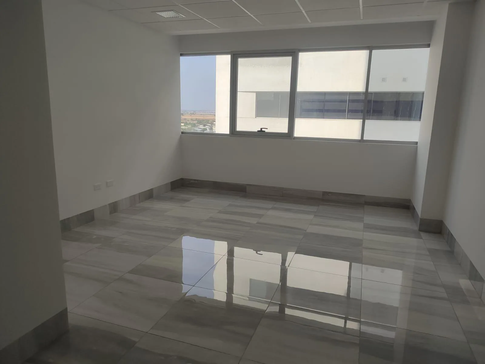 Oficina en Alquiler, Edificio Platinum, CC El Dorado, DiaM