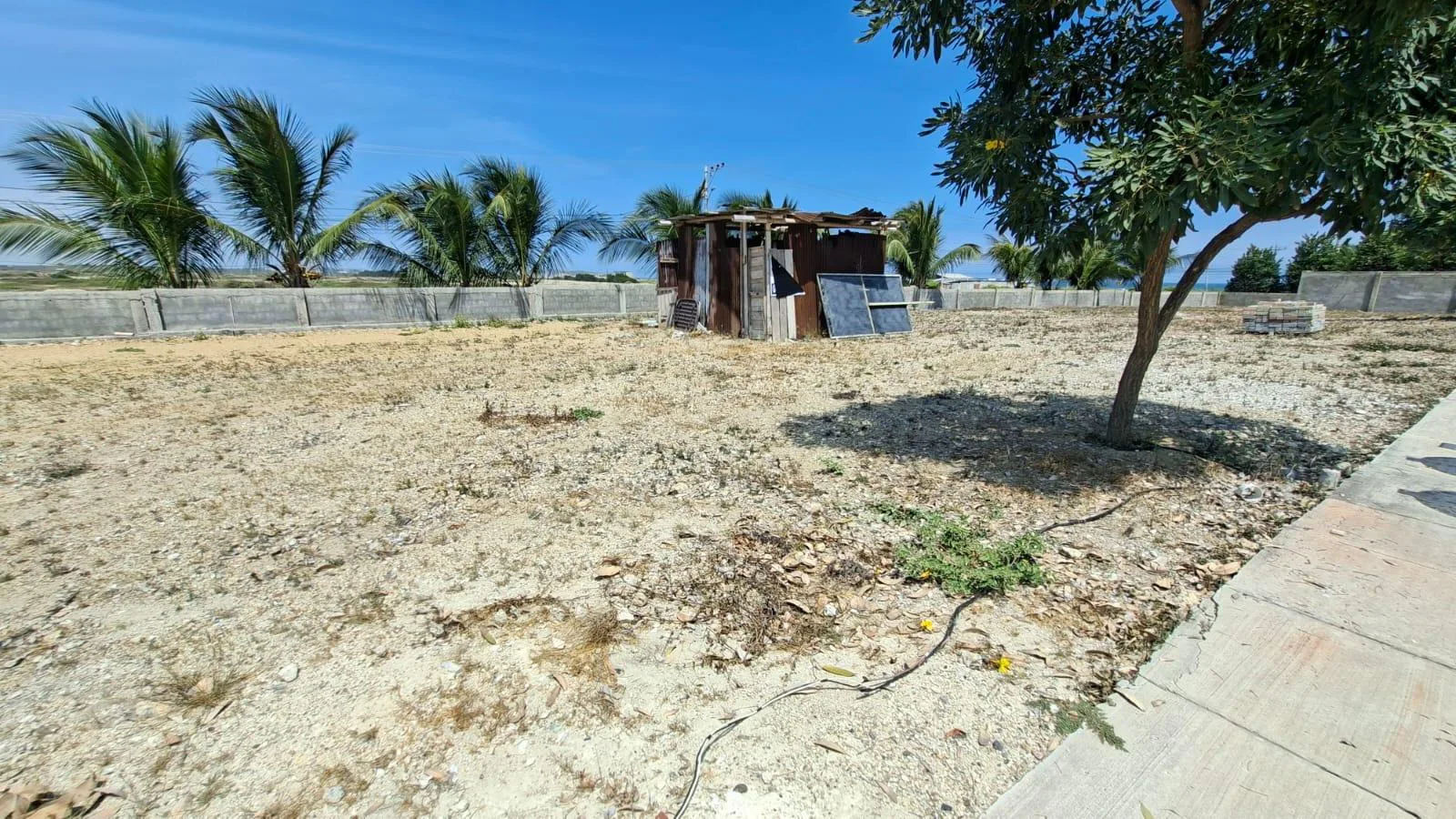Terreno en venta en Urb Vistalmar, Punta carnero, CyP