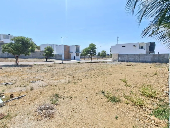 Terreno en venta en Urb Vistalmar, Punta carnero, CyP