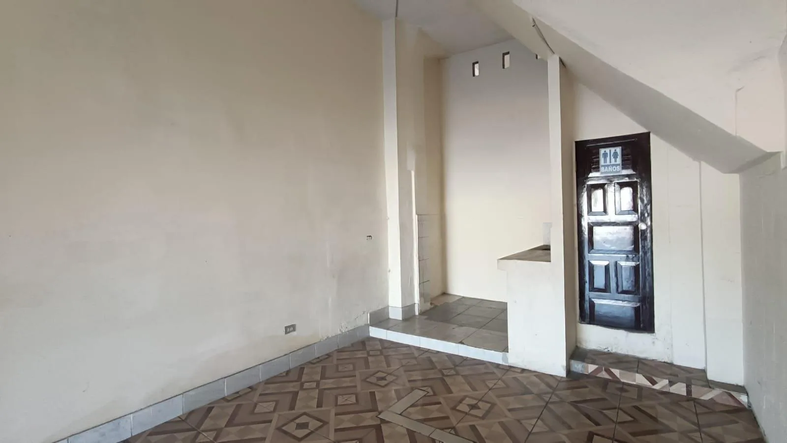 Alquiler local comercial Av 25 de Julio cerca de Iess Valdivia GinS