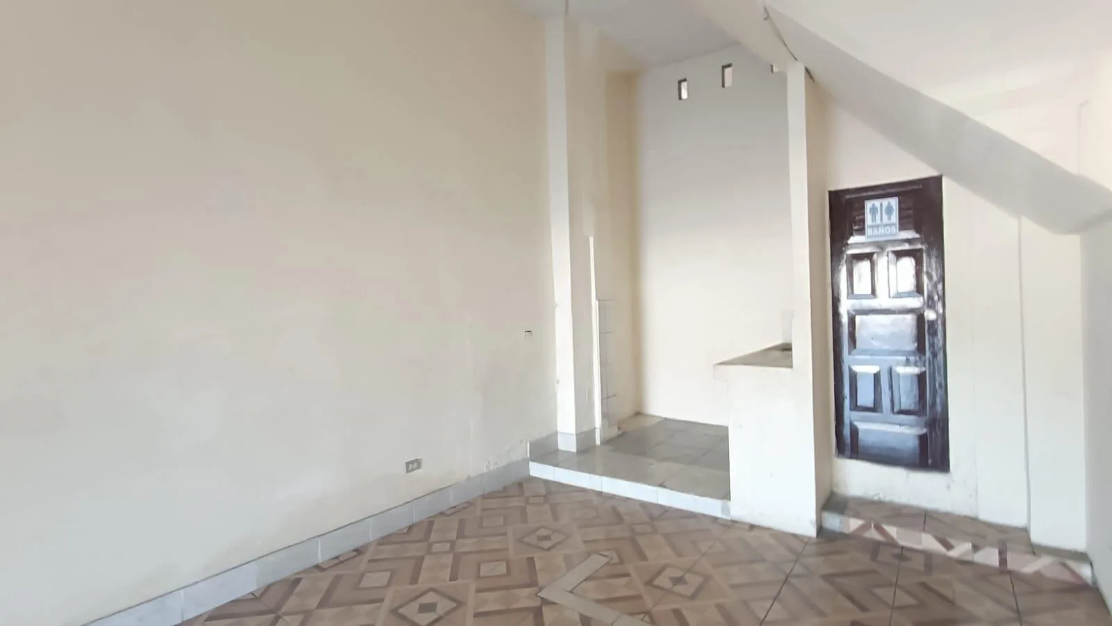 Alquiler local comercial Av 25 de Julio cerca de Iess Valdivia GinS
