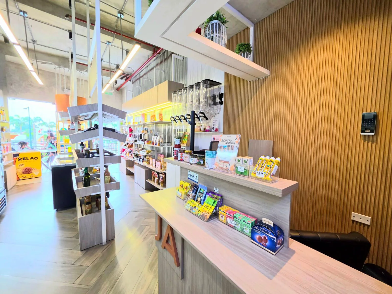 Se alquila local comercial en Plaza Vizcaya 1, AnaA