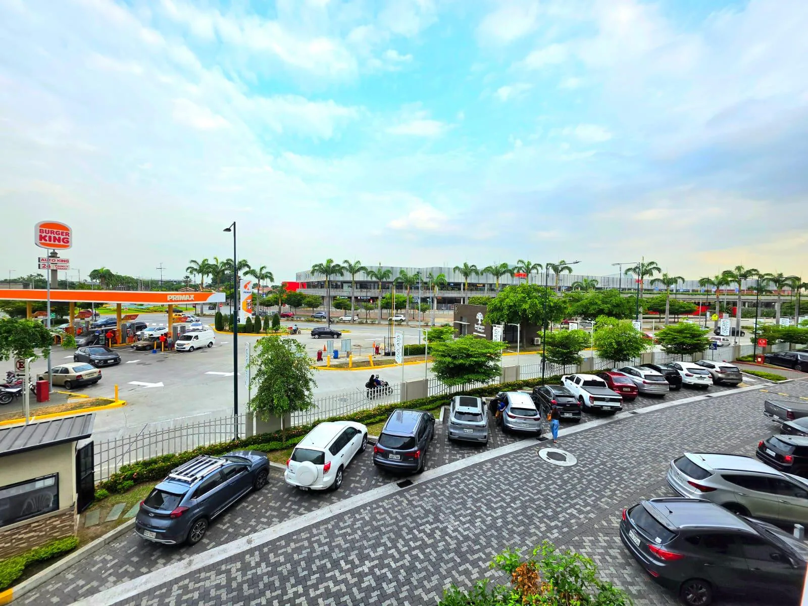 Se alquila local comercial en Plaza Vizcaya 1, AnaA