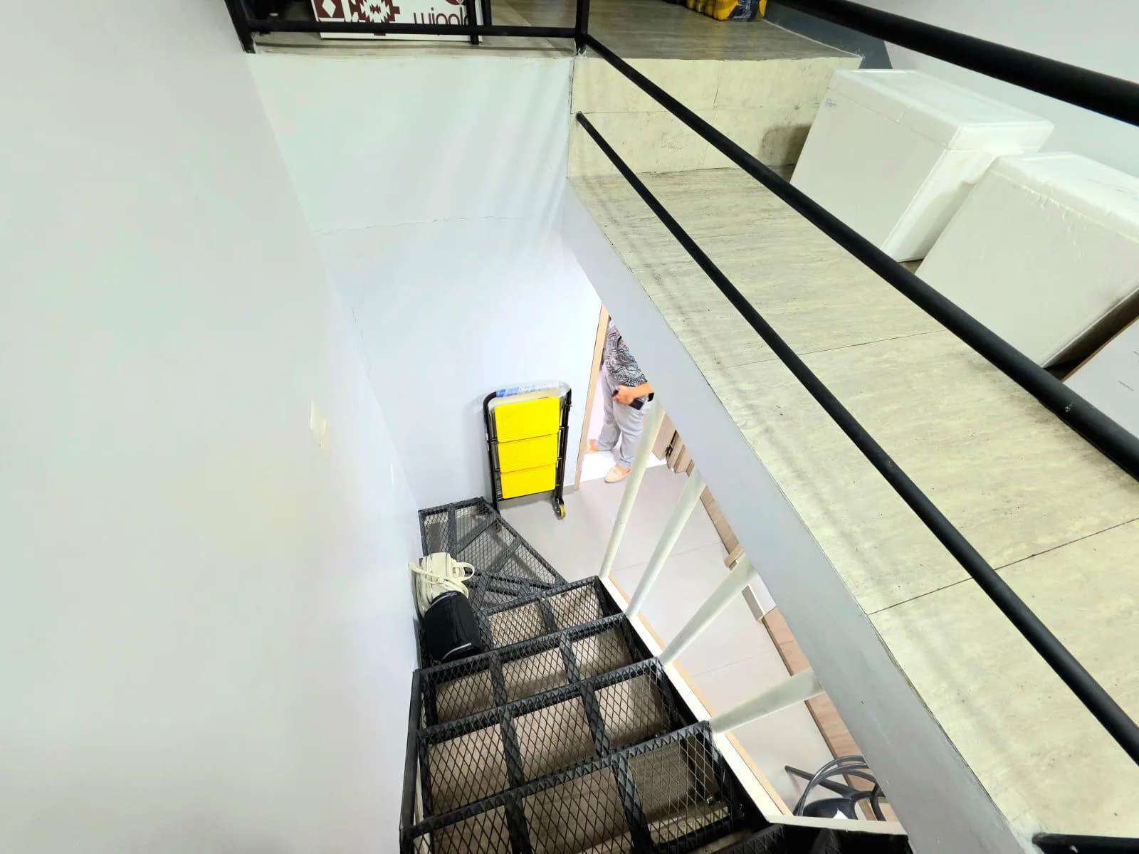 Se alquila local comercial en Plaza Vizcaya 1, AnaA