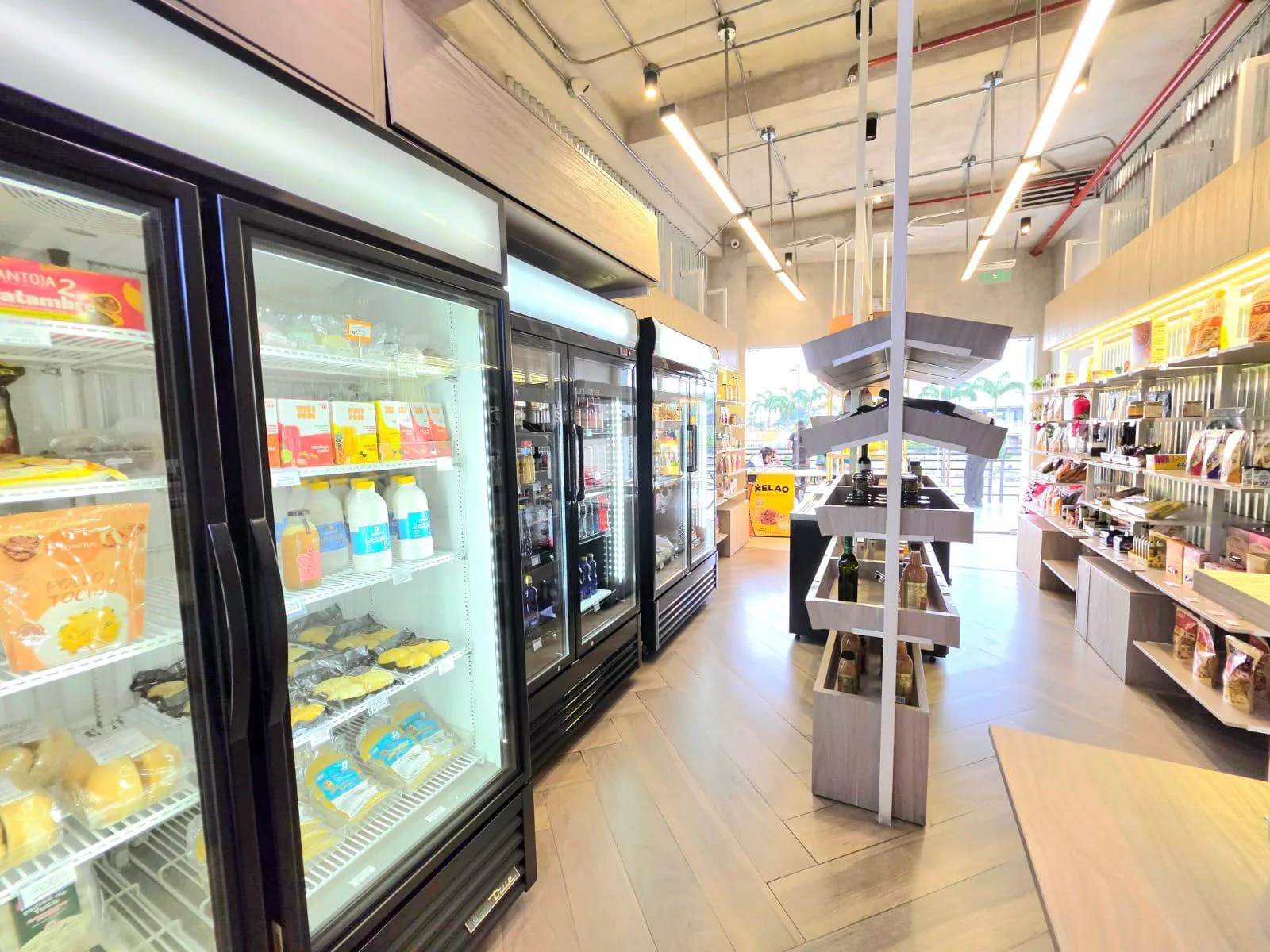 Se alquila local comercial en Plaza Vizcaya 1, AnaA