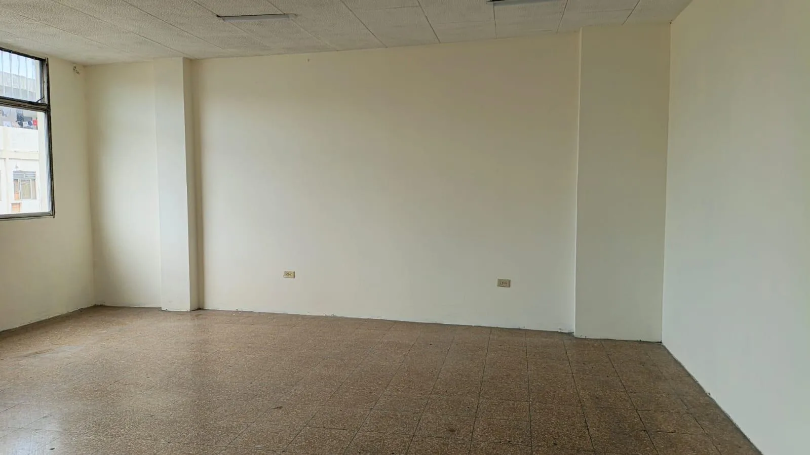 Edificio con Oficinas y Departamentos en Alquiler, P.P. Gómez y L. de Garaycoa, EliC
