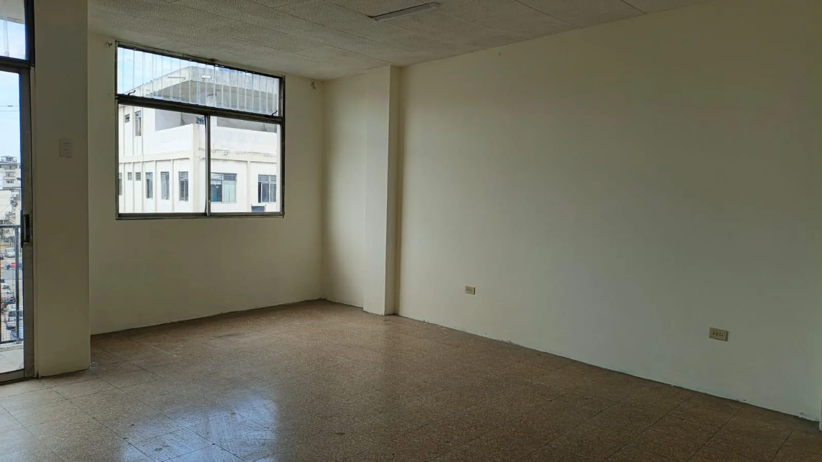 Departamento en Alquiler, P.P. Gómez y L. de Garaycoa Esquina, Tercer Piso, EliC