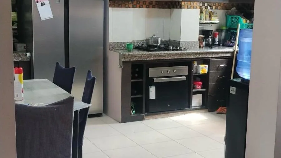 Casa rentera en venta en Machala, Barrio Primero de Enero, callejón PaoC