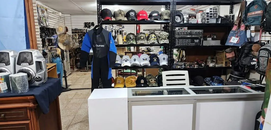 Venta Locales Comerciales. Centro de Guayaquil. Calle Vélez y Lorenzo Garaicoa. VYJ