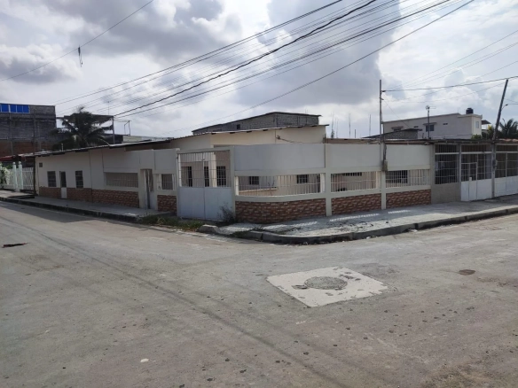 Venta Casa Rentera Centro de Playas CesA