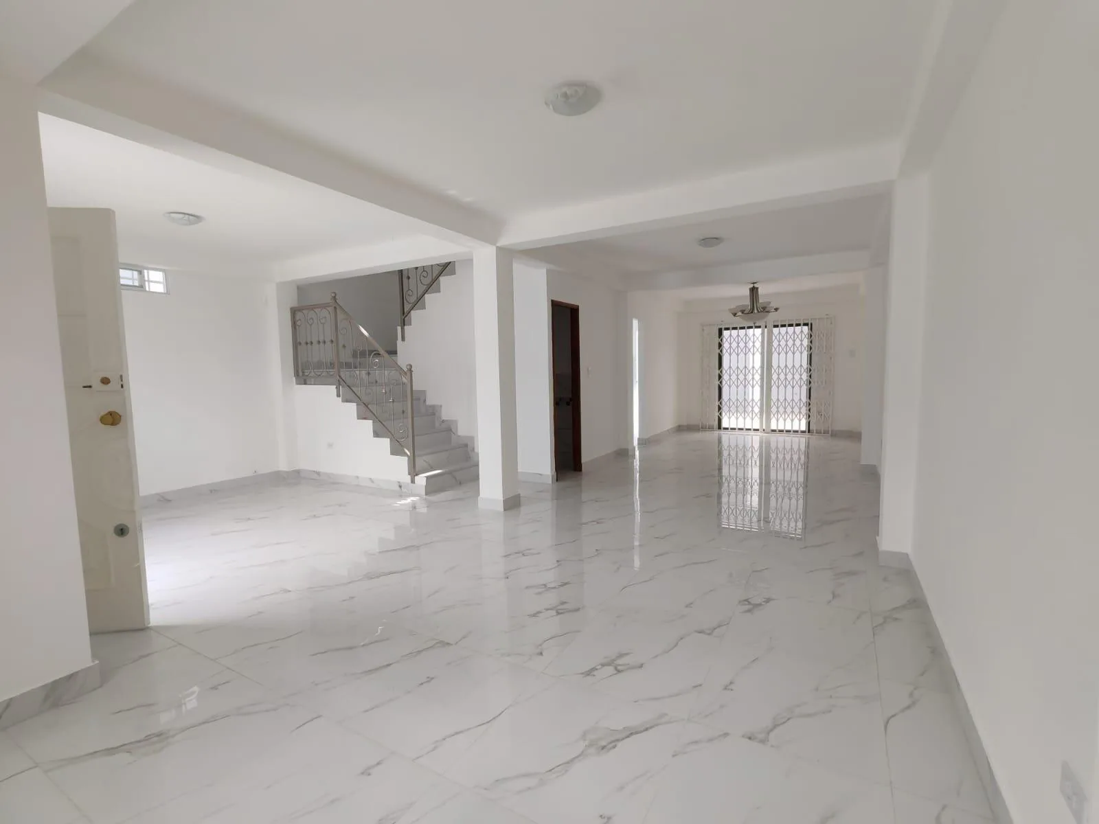 Casa en Venta, Samanes 5, Guayaquil, DiaM