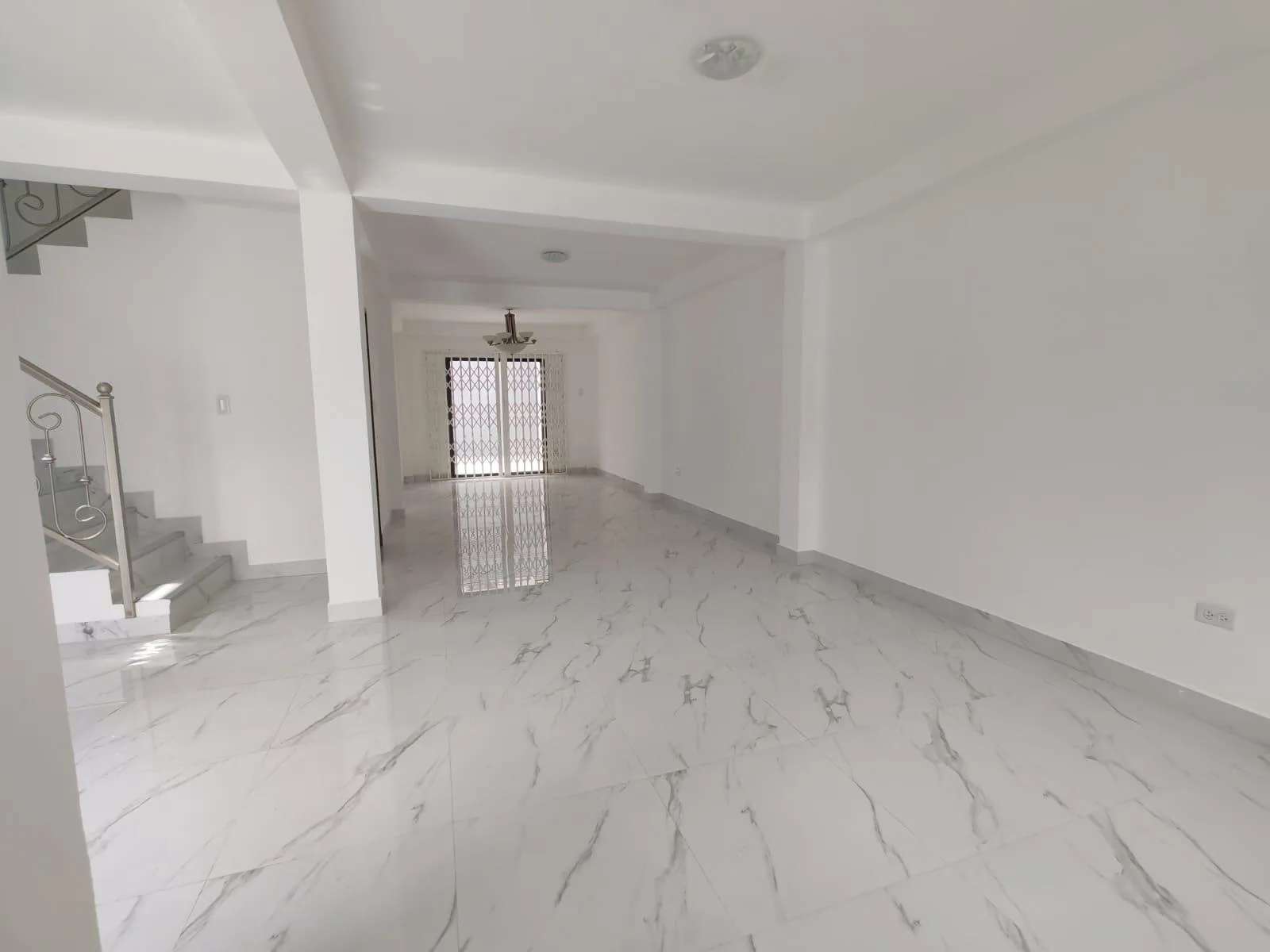 Casa en Venta, Samanes 5, Guayaquil, DiaM