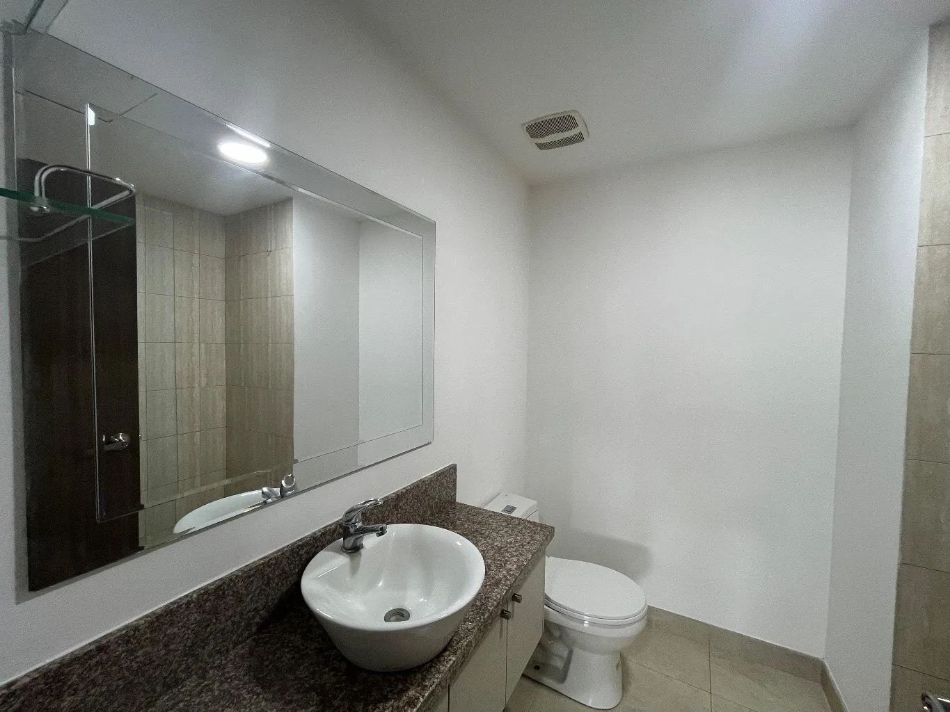 Alquiler de Suite en Edificio Pacific plaza, Ciudad Colon EleS