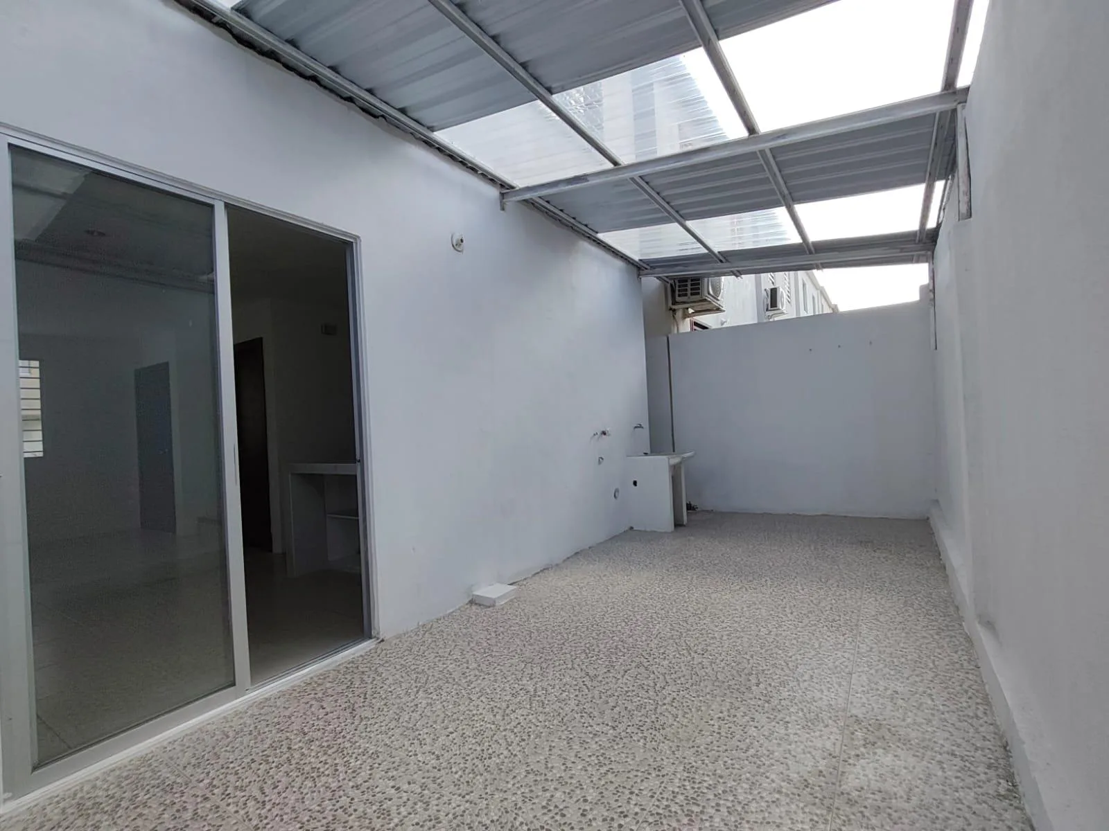 Casa en Alquiler Urbanización Villa Geranio 2, Vía a la Costa, Chongon GraC