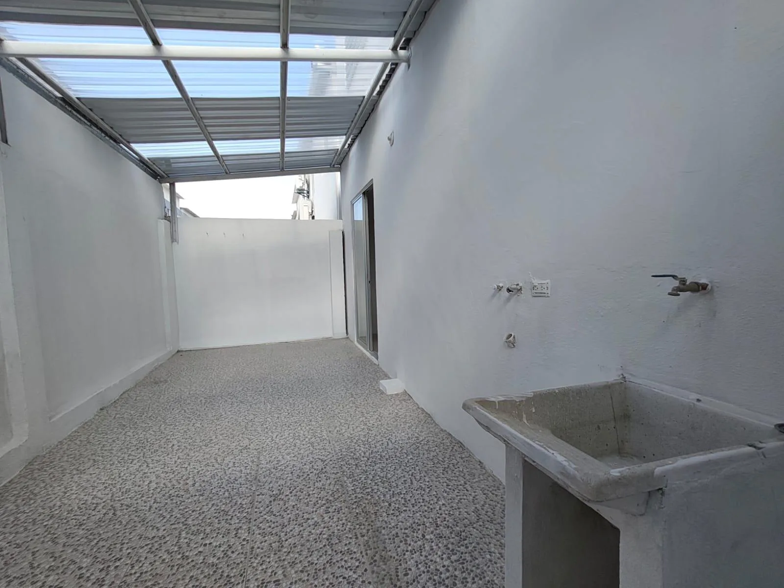 Casa en Alquiler Urbanización Villa Geranio 2, Vía a la Costa, Chongon GraC