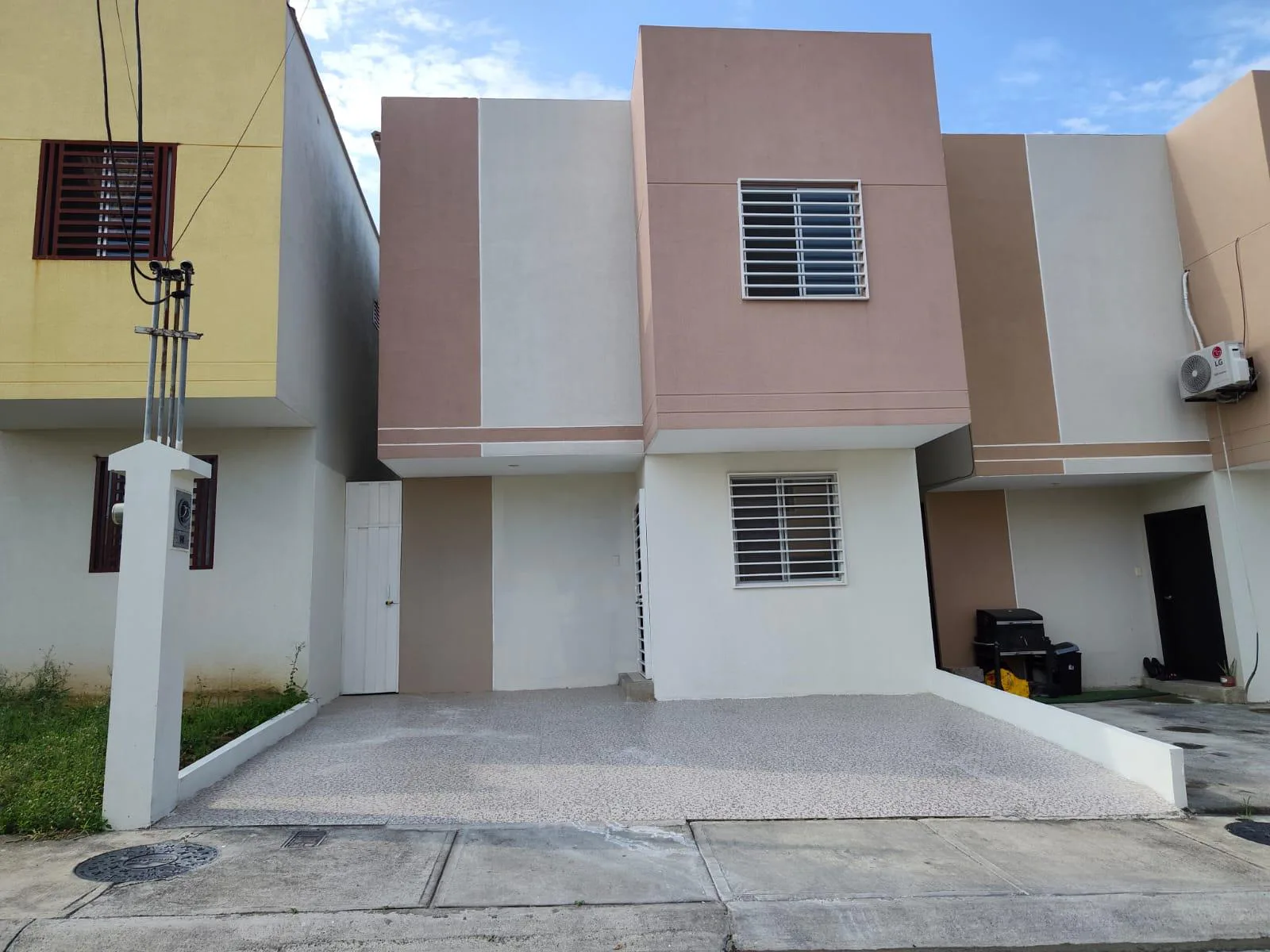 Casa en Alquiler Urbanización Villa Geranio 2, Vía a la Costa, Chongon GraC