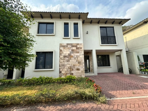 Venta de casa en Bosques de la Costa, Etapa Cimas, Via a la Costa, C&P