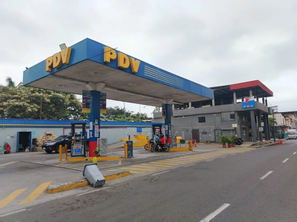 Gasolinera con Edificio Rentero en Venta, Milagro, CesA